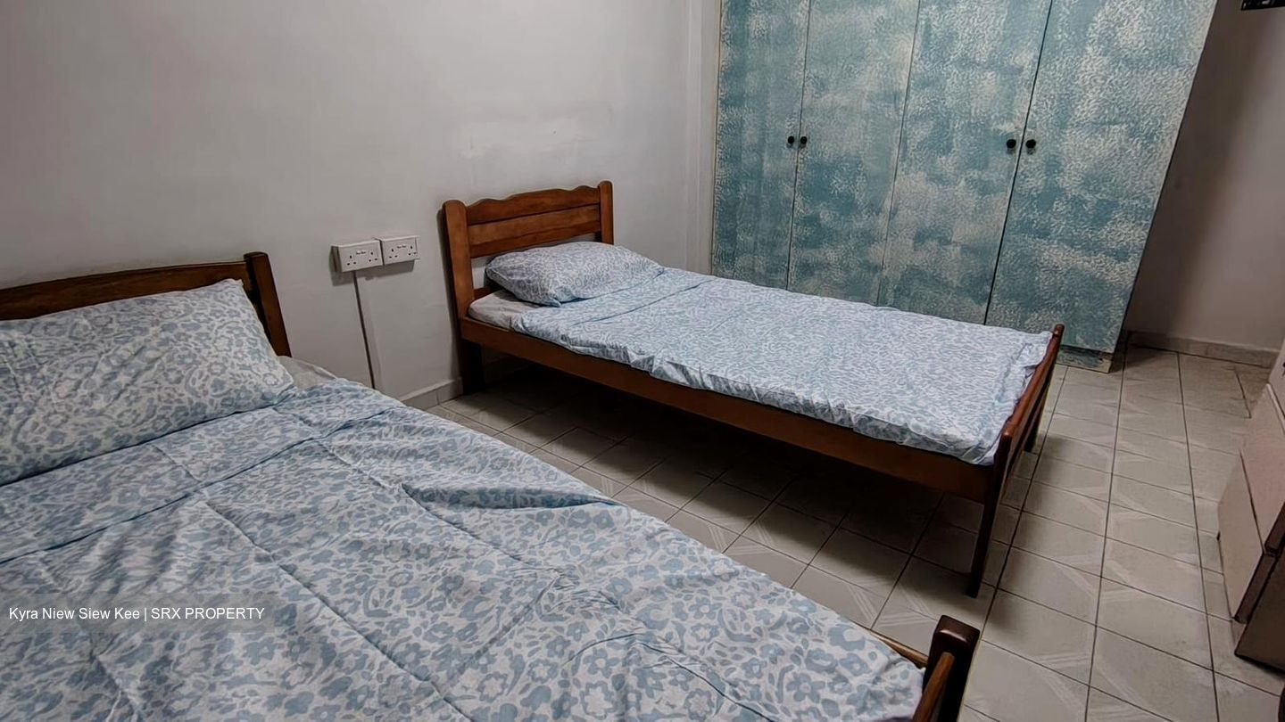 Blk 258 Jurong East Street 24 (Jurong East), HDB 5 Rooms #588894371